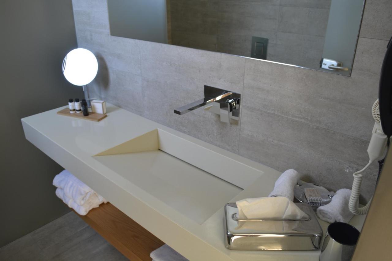 Double Bay Beach Hotel 엘라포니소스 외부 사진